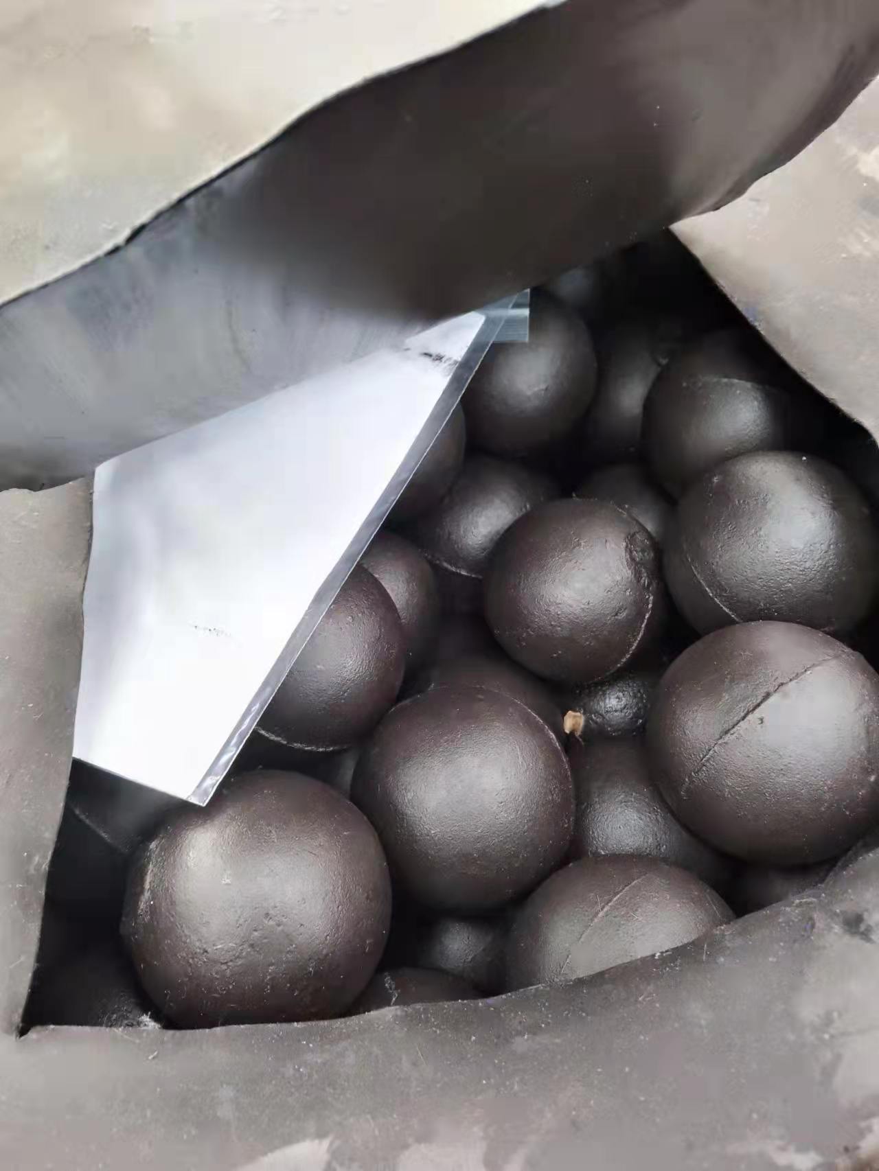 Boule d’acier de meulage à haute teneur en chrome