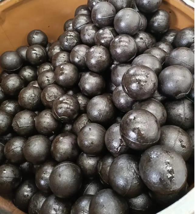 Utilisation d'une bille en métal Use of metal ball